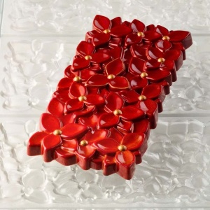 Шоколадови блокчета 15,4 x 7,7 x H 1,1 cm - Поликарбонатна форма Flowers, 3 кухини, 100 gr