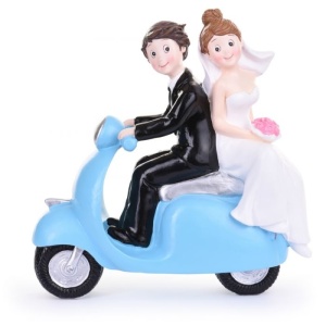Ehetetlen figura Menyasszony és vőlegény robogó H 17 cm