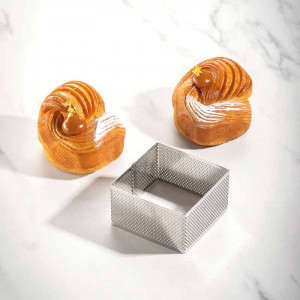 Microperforated Tarte Viennoiserie by Johan Martin Patrat 8 x 8 x H 4.5 cm - Img 2