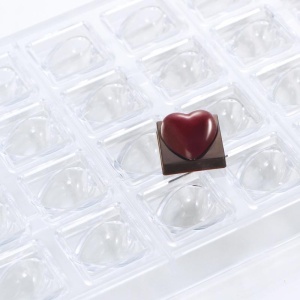 Polycarbonate mould 24 Chocolate Praline Hearts, 3 x 3 x H 1,75 cm, 11 gr - Img 3