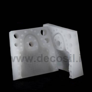 Силиконова 3D дамска чанта Mulaj с метални цветове, 10,5 x H 11,5 cm - Img 2