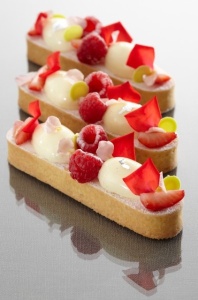 PatisFrance Пълнеж от малини и бадеми 22% Puratos, 2 кг - Img 3