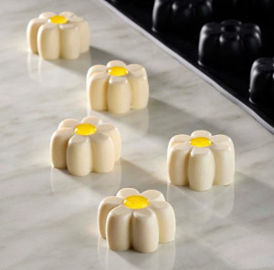 Pavoflex mould 30x40 Daisy Ø 4 x H 2 cm, 30 cavities, 20 ml - Img 1