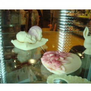 Silicone Mould 3D Heart with Daisies Box, 9.3 x 9 x H 4.4 cm - Img 2