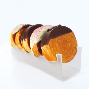 Display New York Rolls, Plexiglas Transparent, 30 x 7.5 x H 7 cm