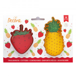 Plastic Fruit Cutters - Pineapple and Strawberry R 7 and 10 x H 2.2 cm, 2 pieces