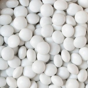 Fehér csokoládé lapított gyöngyök Ø 10 mm, 1 kg - Img 3