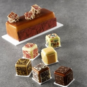 Chocolate Decor - Squares geometric pattern 2.8 x 2.8 cm, 240 pieces - Img 2