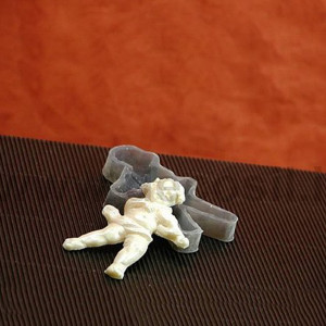 Mulaj Silicon Ingeras cu Vioara, 7.1 x 4.4 cm