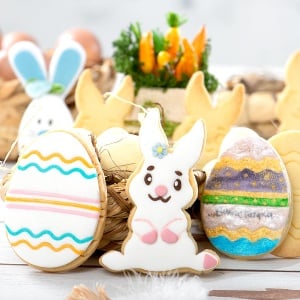 Пластмасови резачки за зайчета и украсени яйца, R 9 и 7,5 x H 2,2 cm, 2 бр. - Img 2