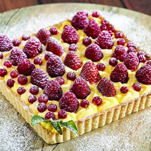 Cake Tray with Scalloped Edges and Removable Base, 21 x 21 x H 3.5 cm, Non-stick Steel - Img 2