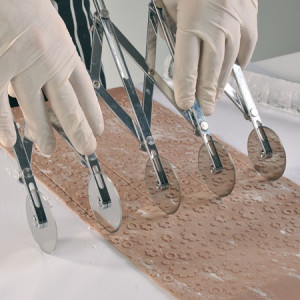 Extendable Stainless Steel Knife with 5 Smooth Circular Blades - Img 2