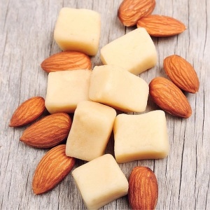 Marzipan Paste with Mediterranean Almonds 52% and Sugar 30% Ireks, 1 Kg - Img 2
