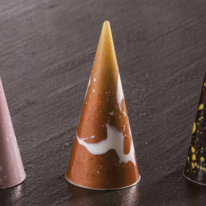 Matrita Policarbonat 28 Praline Pyramid Cone, 2.5 x 2.5 x H 5.5 cm, 11 gr - Img 2