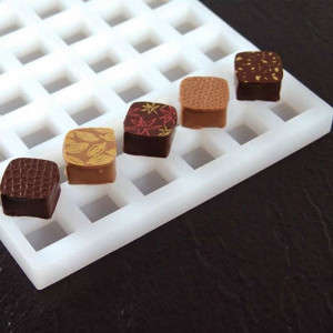 Matrita silicon Chocoflex 54 cavit. Patrate 2.3 x 2.3 x H 1.4 cm