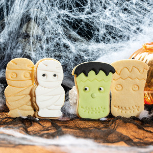 Plastic Halloween Cut-outs - Mummy and Monster R 8 x H 2.2 cm, 2 pieces - Img 2