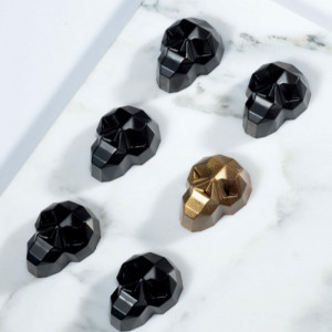 Polycarbonate mould 20 Praline Chocolate Pralines Chocolate Skull, 3.7 x 2.8 x h 1.8 cm,¿ 27.5x17.5 cm, 10 gr - Img 2