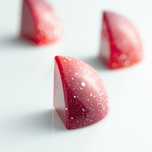 Polycarbonate mould 24 Chocolate Pralines Model VIP Quartus, 2.7 x 2.7 x H 2.65 cm, 11 gr - Img 2