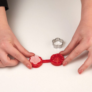 Hydrangea Flower - Stainless Steel Cutter and Silicone Moulding Ø 2.2 cm, Set 2 Pieces - Img 8