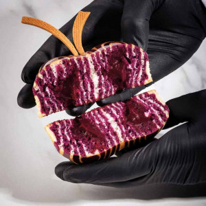 Microperforated Tarte Viennoiserie by Johan Martin Fluture 10.9 x 8.2 x H 4.5 cm - Img 4
