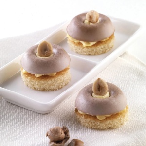 Силиконова форма Mini Savarin Mignon Ø 4,1 x H 1,2 cm, 77 кухини, 12 ml (SQ033) - Img 4