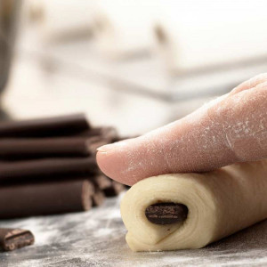 Шоколадови блокчета Barry Callebaut Thermostable 44%, 1,6 кг - Img 2