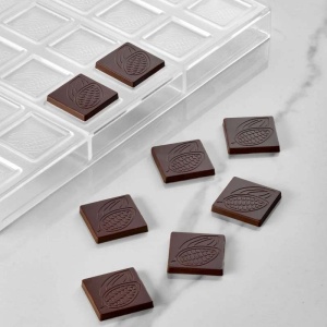 Napolitan Chocolate Napolitan 3.2 x 3.2 x H 0.45 cm - Polycarbonate mould Cocoa, 24 cavities, 5 gr