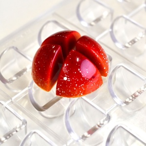 Polycarbonate mould 24 Chocolate Pralines Model VIP Quartus, 2.7 x 2.7 x H 2.65 cm, 11 gr - Img 4
