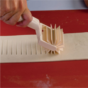 Rola Decor - Perforare Strudel 6 cm, Material Plastic - Img 2