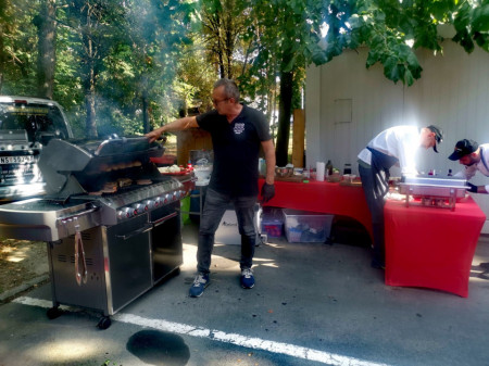 BBQ Party ponuda sa namirnicama i roštiljem