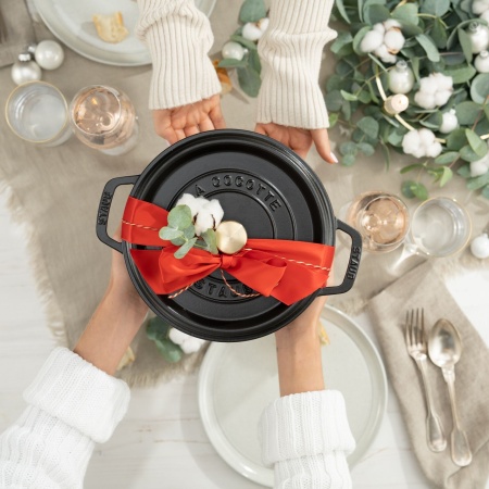 STAUB okrugla gusana posuda Cocotte 26 cm za poklon