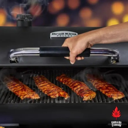 Low and Slow na "Broil King Crown™ Pellet 500" Smokeru