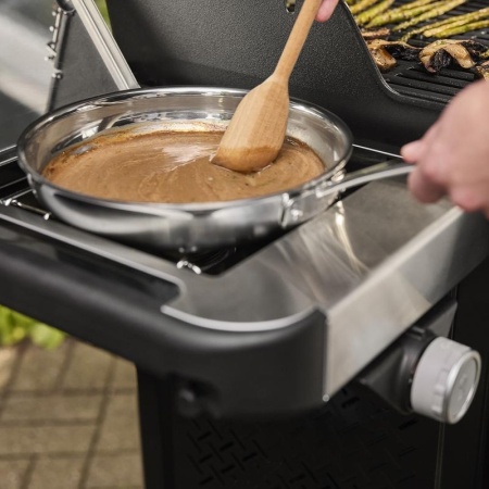 Plinski roštilj Weber Spirit EP-435 sa ugradnim kuvalom