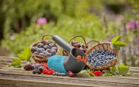 Obrano voće pomoću berača Combisystem GARDENA