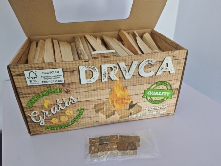 Suva sečena drvca za potpalu 3kg + eko kockice za potpaljivanje vatre 10 kom