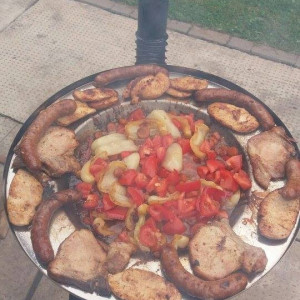 Pečenje i dinstanje mesa i povrća u kotlovini