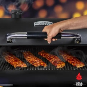 Low and Slow na "Broil King Crown™ Pellet 500" Smokeru