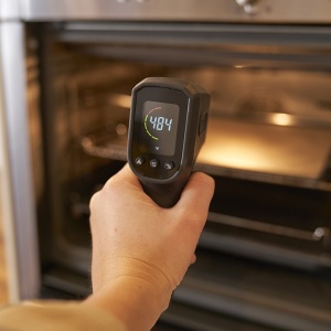 infracrveni digitalni termometar ooni za temperature do 500 stepeni 