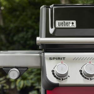Plinski roštilj Weber Spirit E-335 sa 3 gorionika i ugrađenim kuvalom