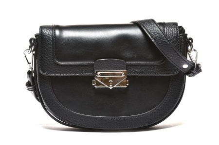 T012559BLK – Crna polukružna crossbody torbica sa metalnom kopčom