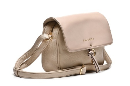 T012616BEI – Bež crossbody torba sa preklopom i metalnim detaljem - Img 2