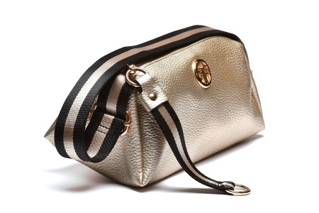 T012617GLD – Zlatna mekana crossbody torba sa rajsferšlusom - Img 2