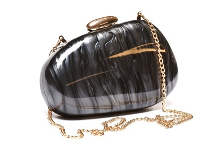 T032664BLK - Crna ovalna akrilna svečana clutch torbica sa reljefnim stone efektom - Img 2