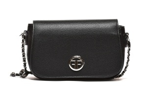 T012561BLK - Crna moderna torbica sa ukrasnim kaišem-lancem