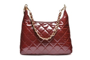 T052586BUR – Burgundy elegantna lak torba sa lancem