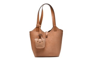 T012675CAM - Camel ceger torba sa dekorativnom mini torbicom