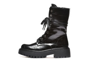LH352580C.BLK - Ženske kroko crne čizme na pertlanje sa metalnim ukrasom