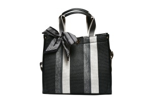 T012637BLK – Crna tekstilna dezenirana torba sa maramom