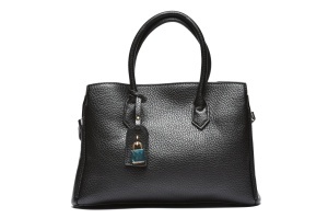 T012670BLK - Crna elegantna torba sa ukrasnim priveskom