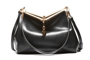 T012690BLK - Crna torba mekane forme sa zlatnim okvirom
